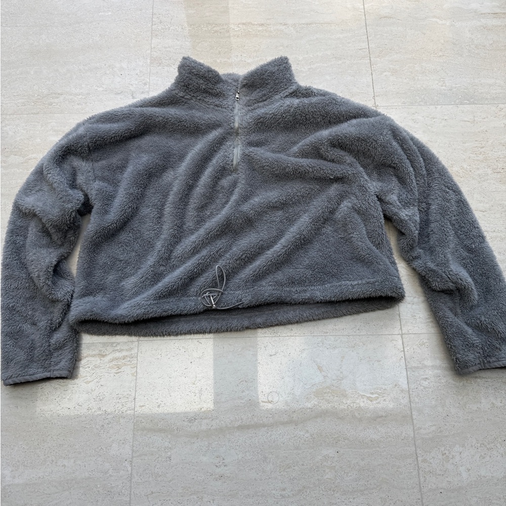 Onzie Crop Fleece Pullover
